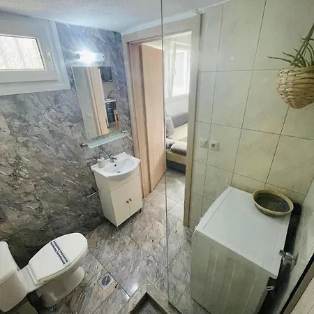 Eden Paliouri- Concordia Apartment *